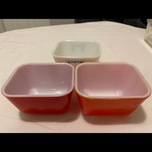 Set of 3 vintage fridge Pyrex